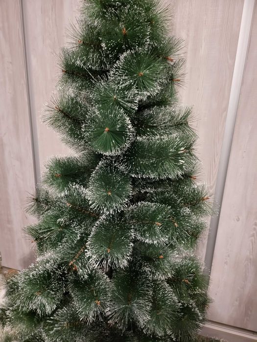 Brad artificial 210 cm suport inclus