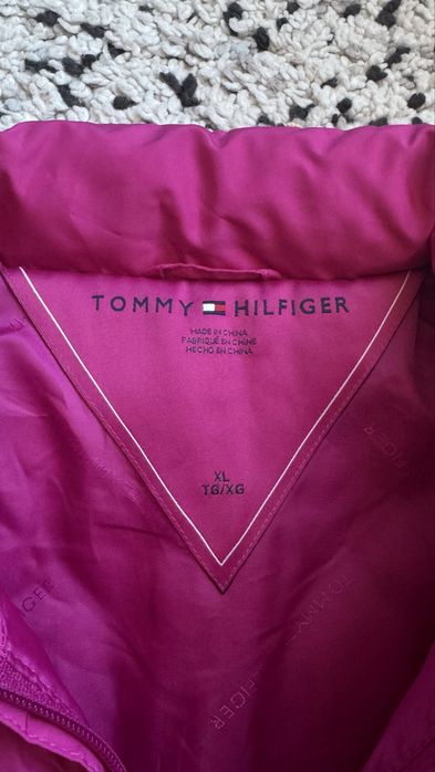 Нов дамски пухен елек Tommy Hilfiger размер XL