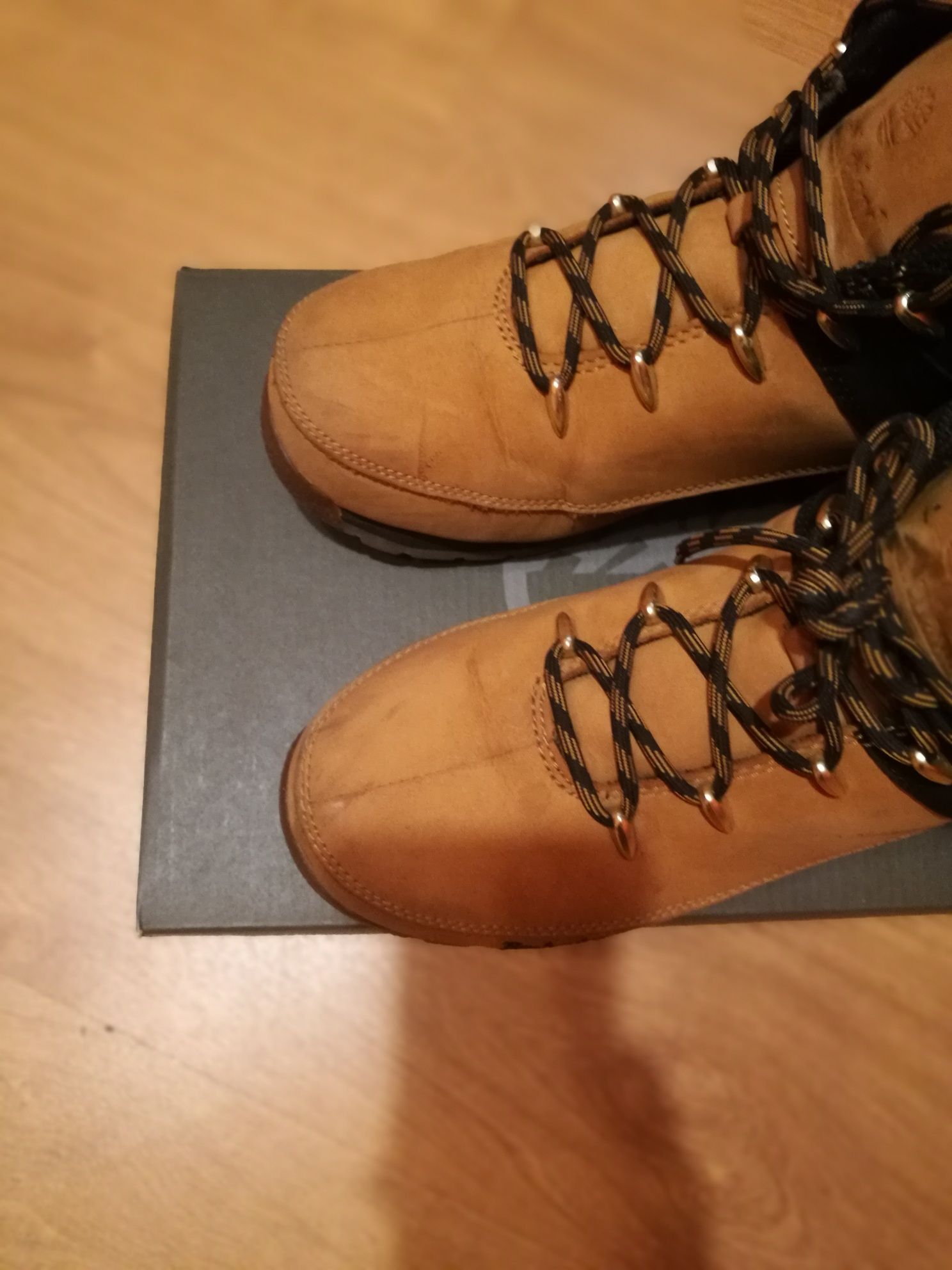 Timberland боти за момче