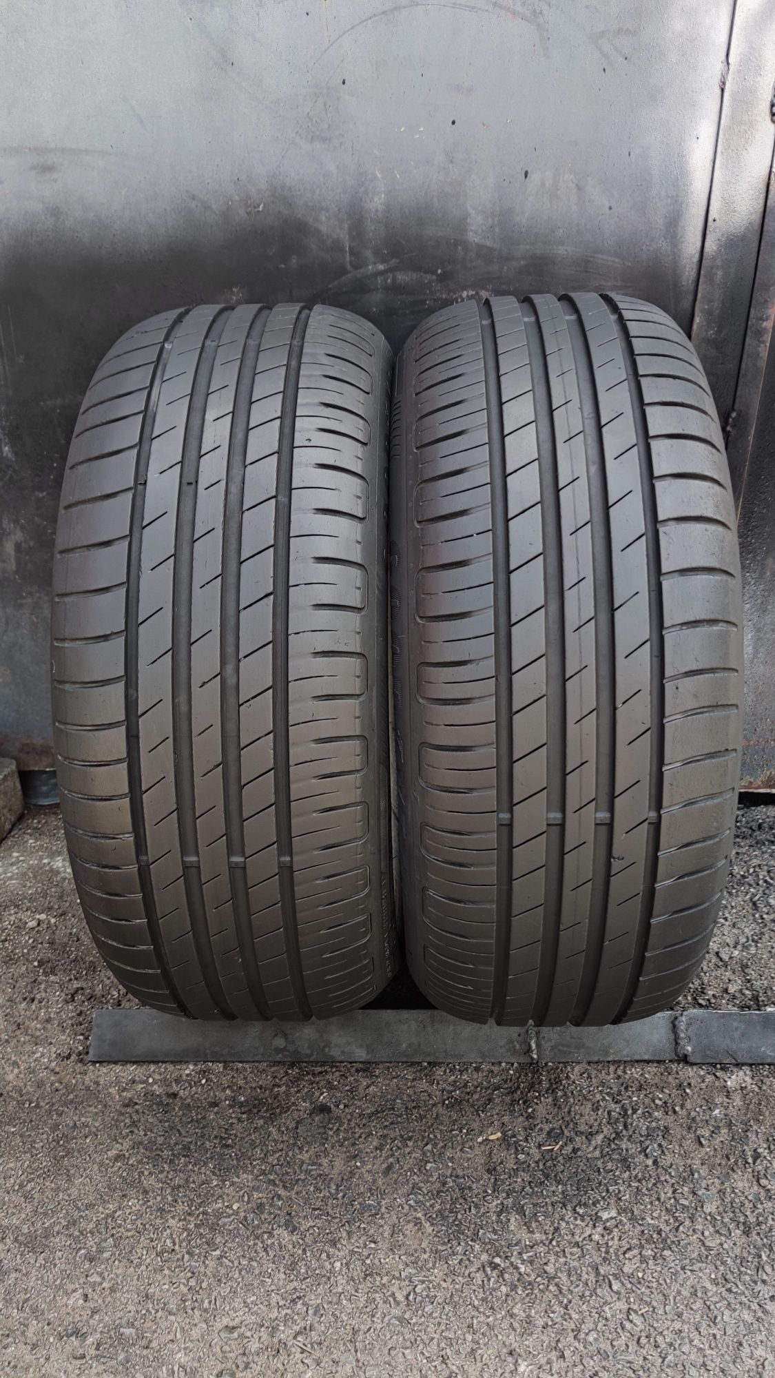 2бр. летни гуми 205/55/16 GoodYear Efficient Grip Performance
dot22
7.