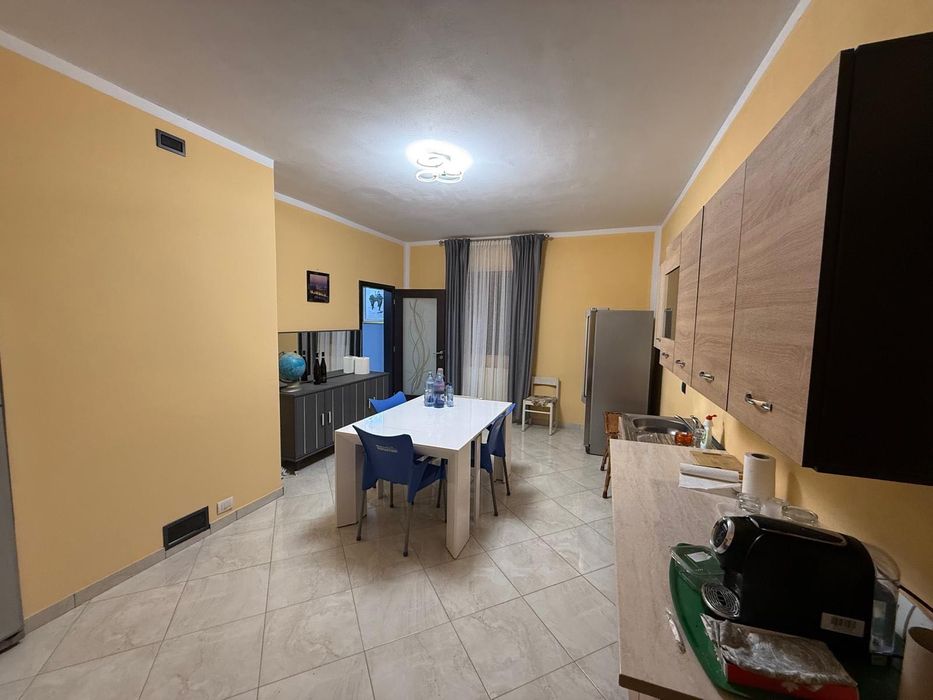 Inchiriere casa pentru Târgul de Crăciun din Craiova! weekenduri disp.