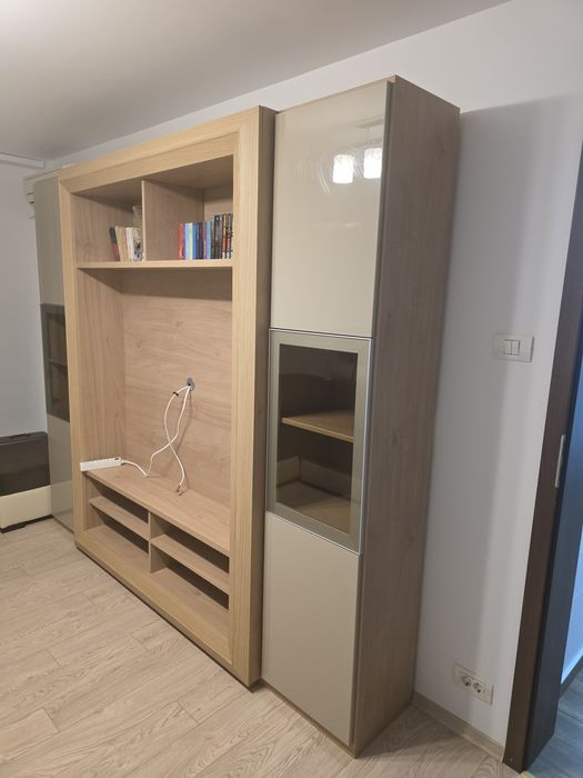 Vând biblioteca Frame Mobexpert