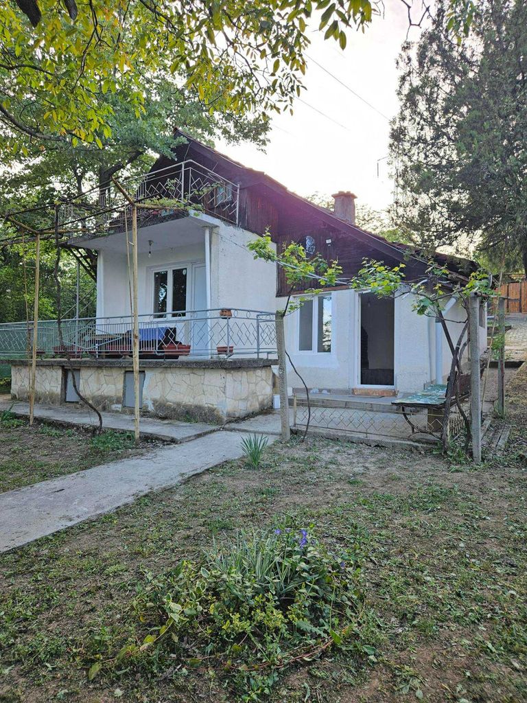 Продава се Къща в Плевен, Дружба 4 - 33 кв.м за 1394 €/кв.м - Снимка #1