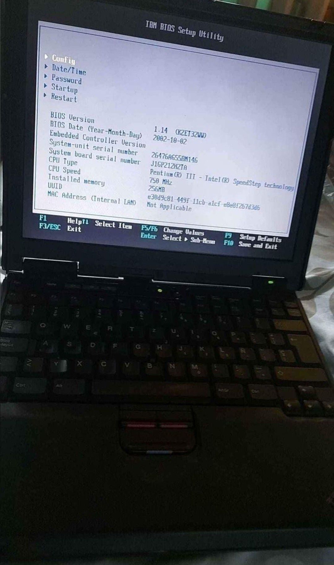 IBM Thinkpad T22 - Pentium 3, 750Mhz, 256MB RAM (Laptop de colectie)