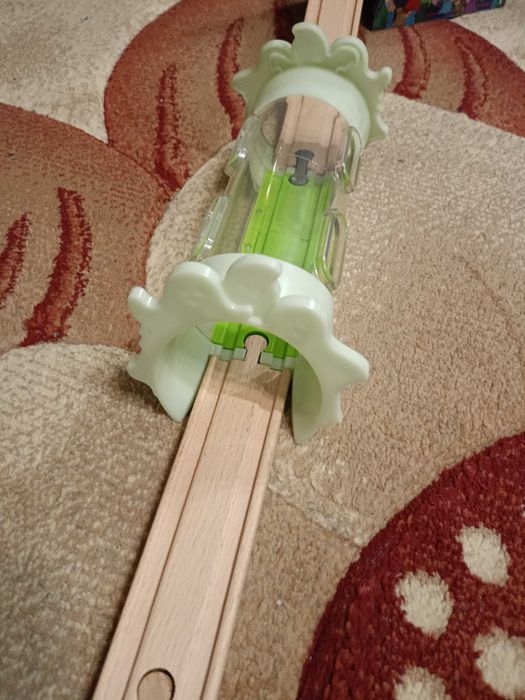 Лунапарк с дървени релси