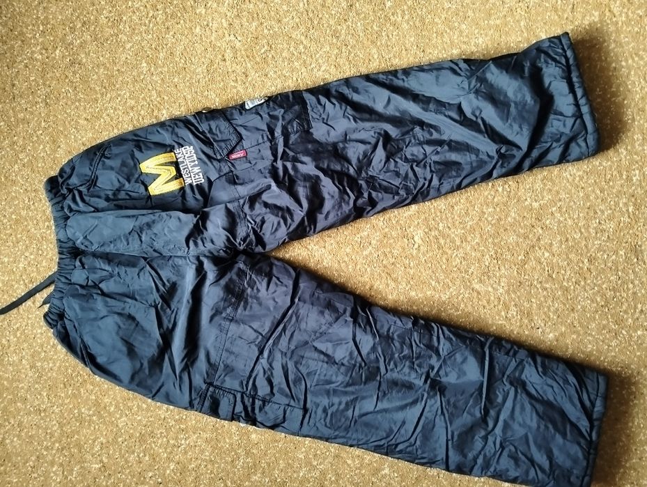 Продам теплые зимние штаны на мальчика.