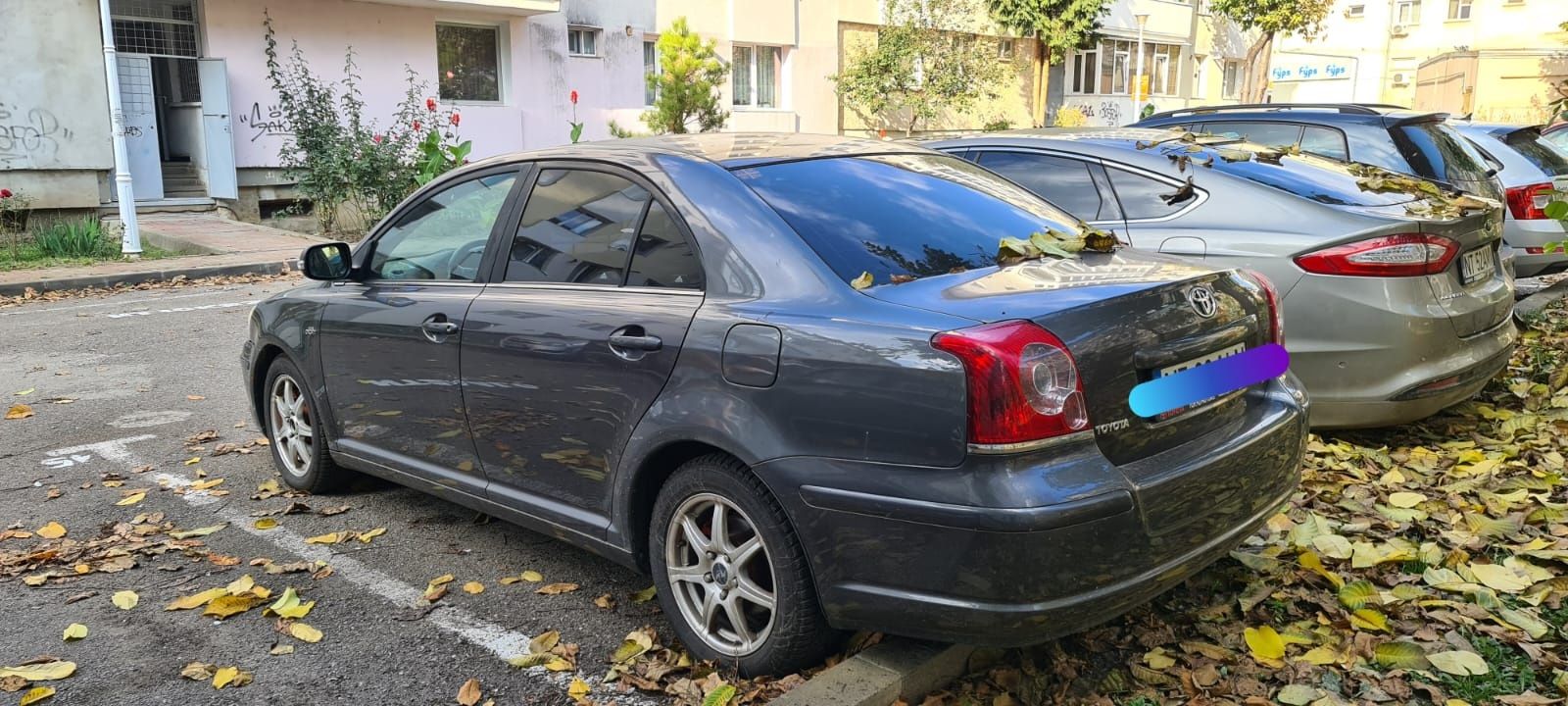 Vând Toyota Avensis