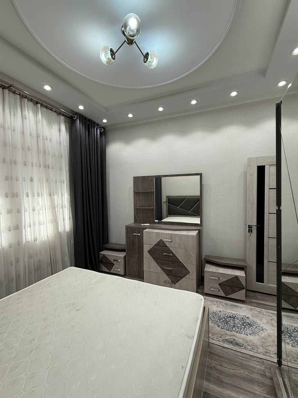 Dream House Продается 3 комнатная квартира ремонт 8-роддом Глинка