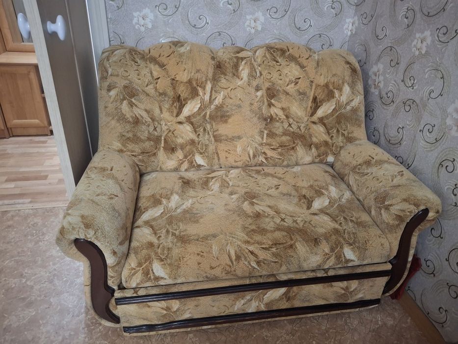 Продаётся диван и кресло