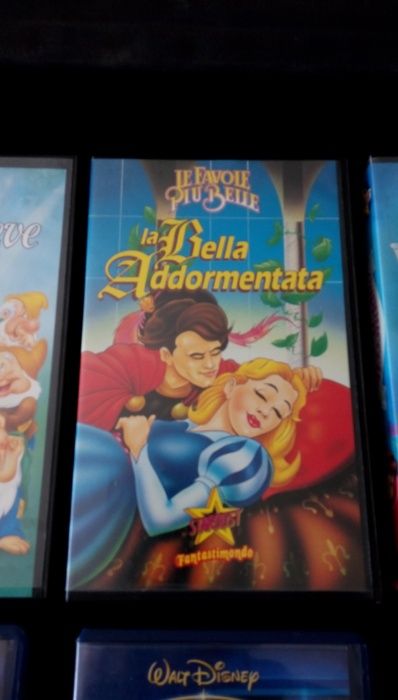 VHS видео касетки с анимация на италиански CAPPUCCETTO ROSSO