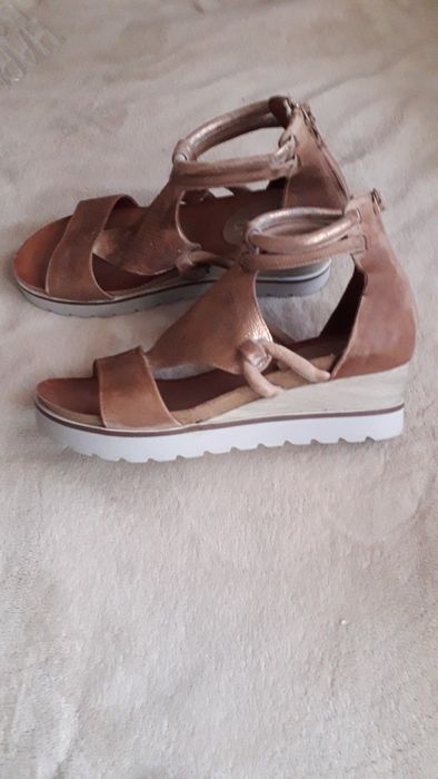 Oferta Sandale piele intoarsa 38 deosebite,comode,fara defect