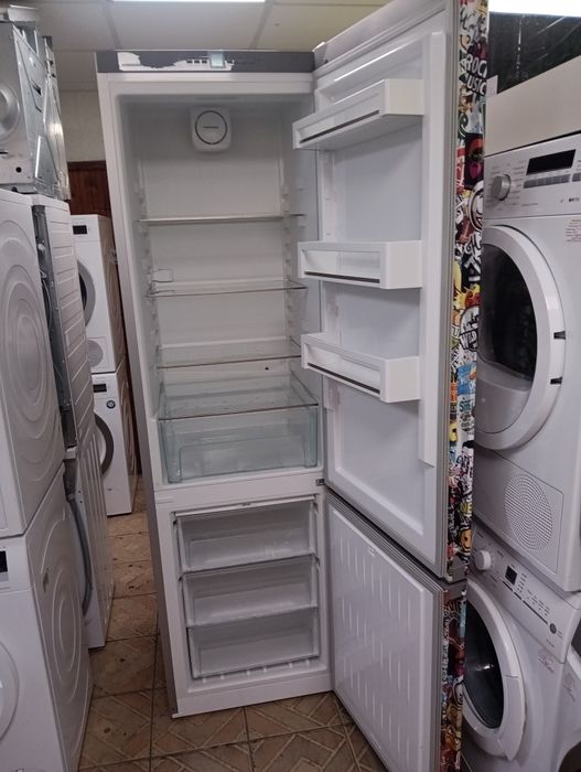 Комбиниран хладилник с фризер Liebherr КОМИКС с две години гаранция!