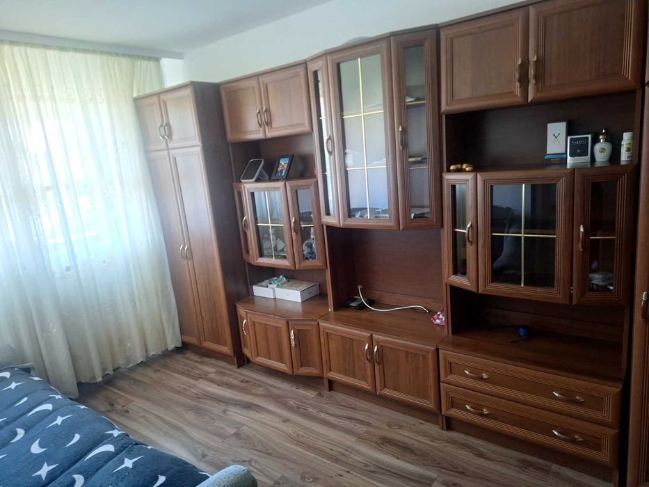 Se vinde garsoniera mobilata si utilata.