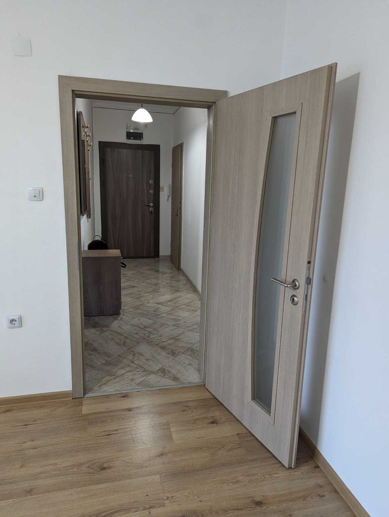 Дава се под наем Тристаен апартамент в Стара Загора, Център - 86 кв.м за 306 € - Снимка #14