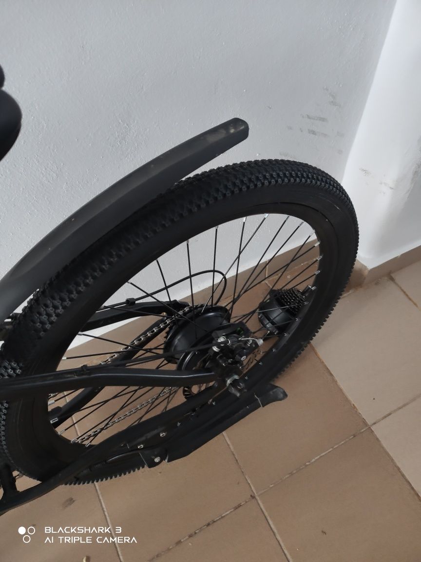 Vând bicicleta electrica telstar