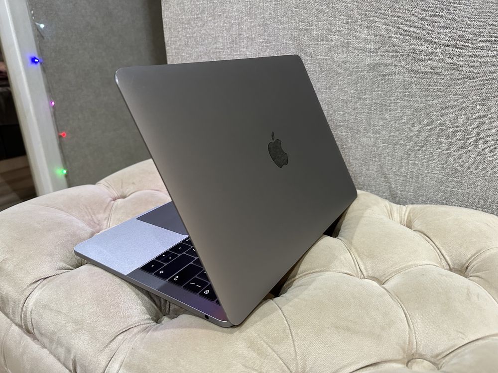 * Apple MacBook PRO A1708 core i5 2017 года с новым аккумулятором!