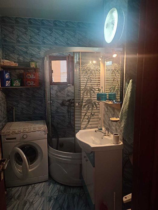 Proprietar inchiriez apartament 2 camere, et 1, langa piata mica