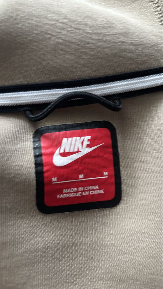 Суичер на nike tech fleece