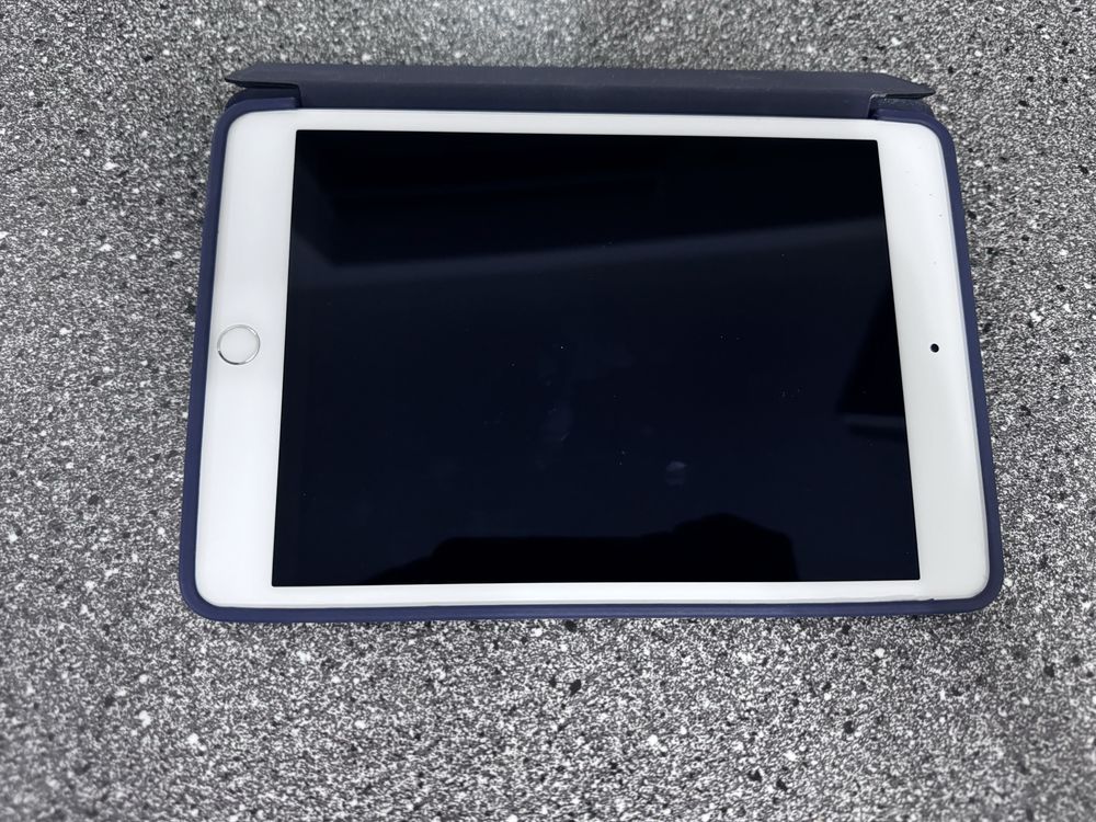 iPad Mini 4 Silver Wi-Fi 128gb