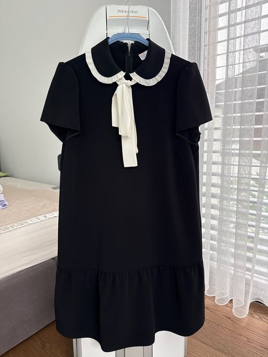 Стилна рокля на RED VALENTINO