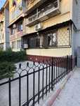 СРОЧНО ПРОДАЕТСЯ 3-х комнатная квартира 1 этаж 2х6 балкон вдоль дороги