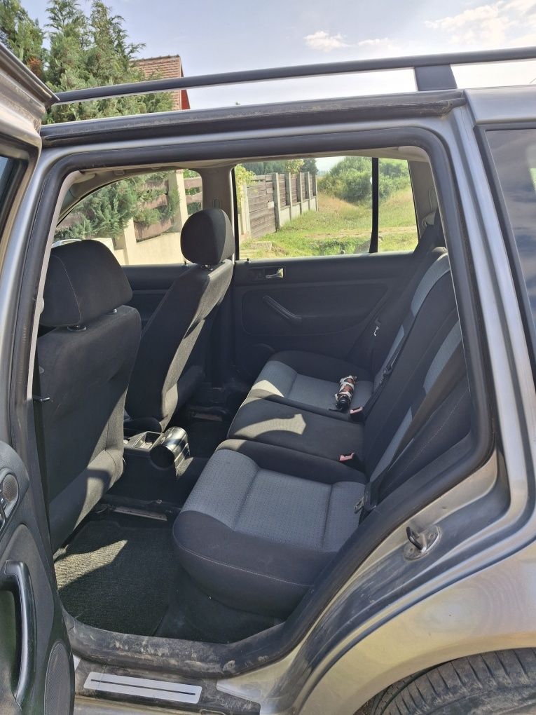 Volkswagen Golf gri