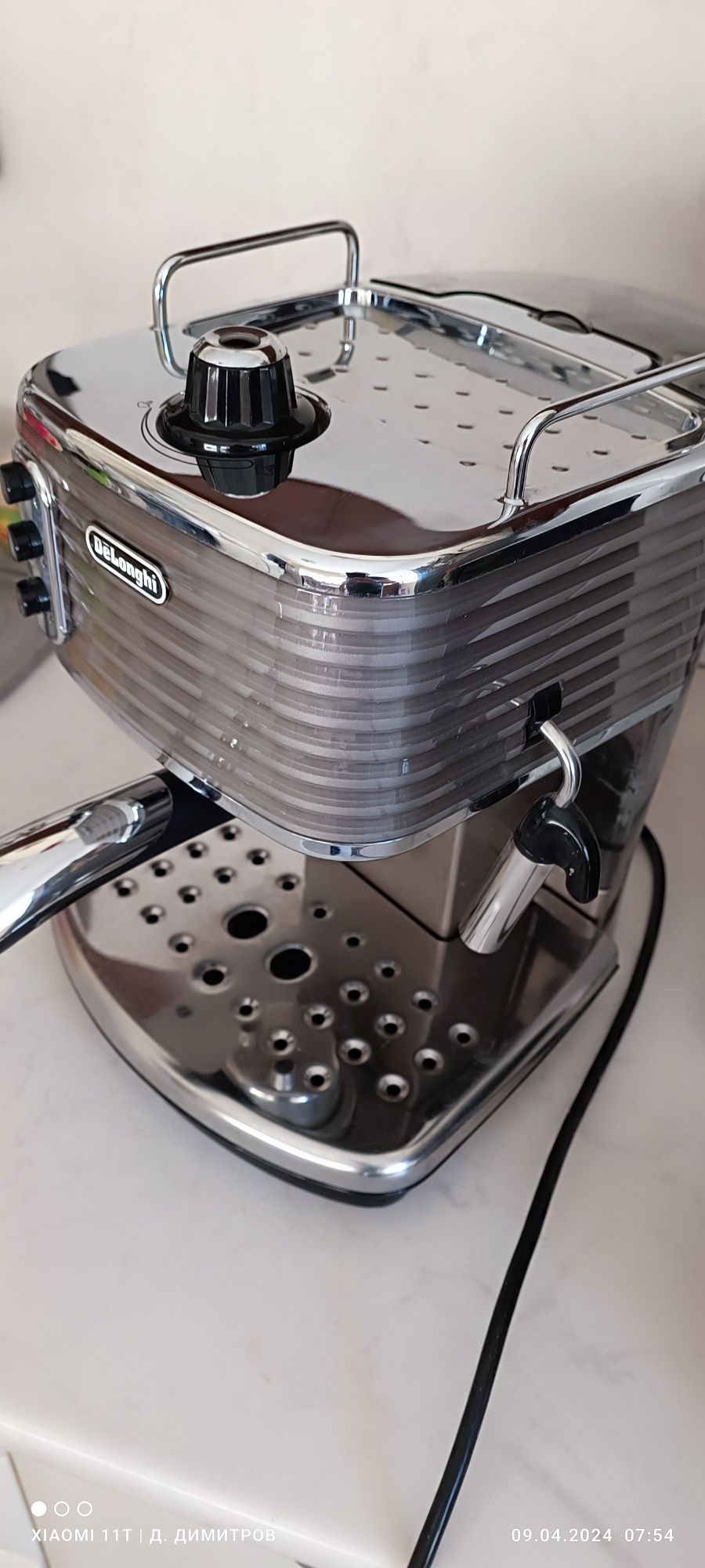 DeLonghi кафе машина!