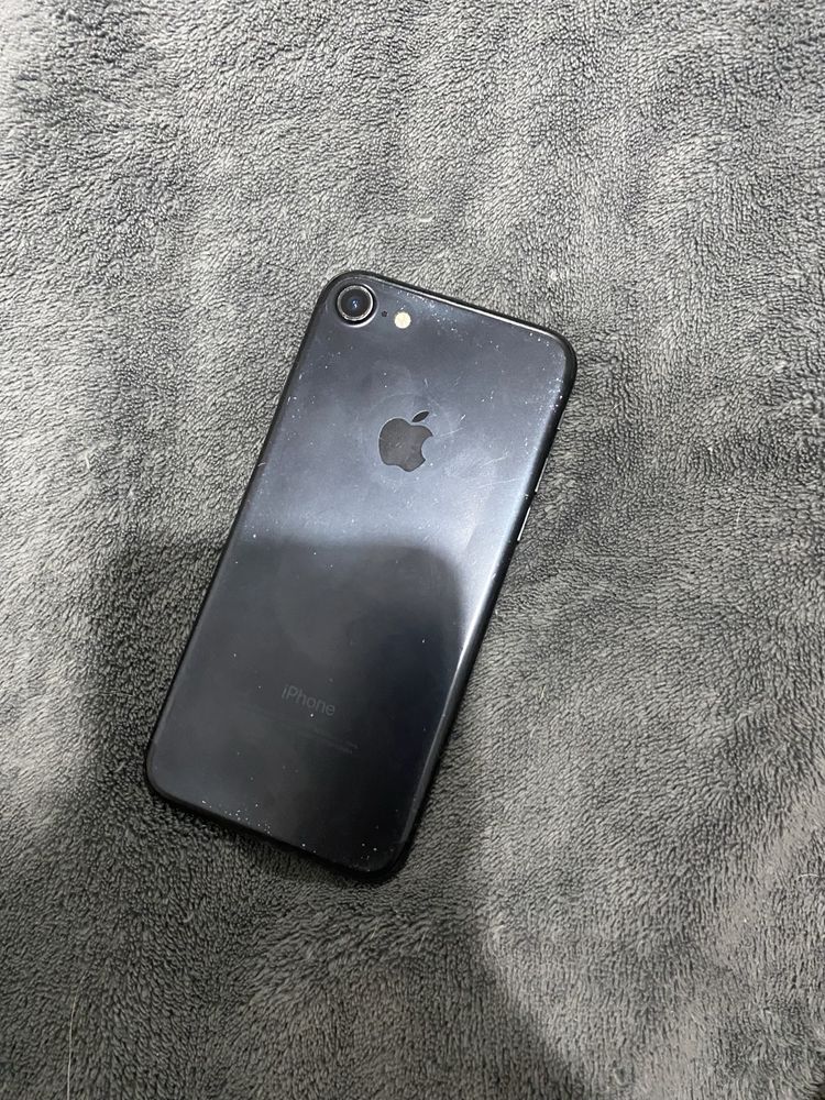 Продам Айфон 7 Iphone 7