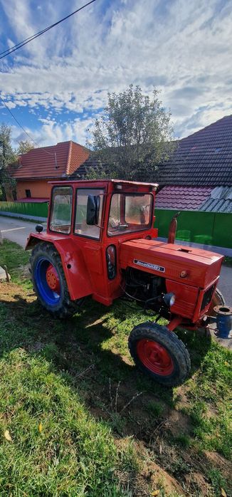 Vand tractor UTB 445