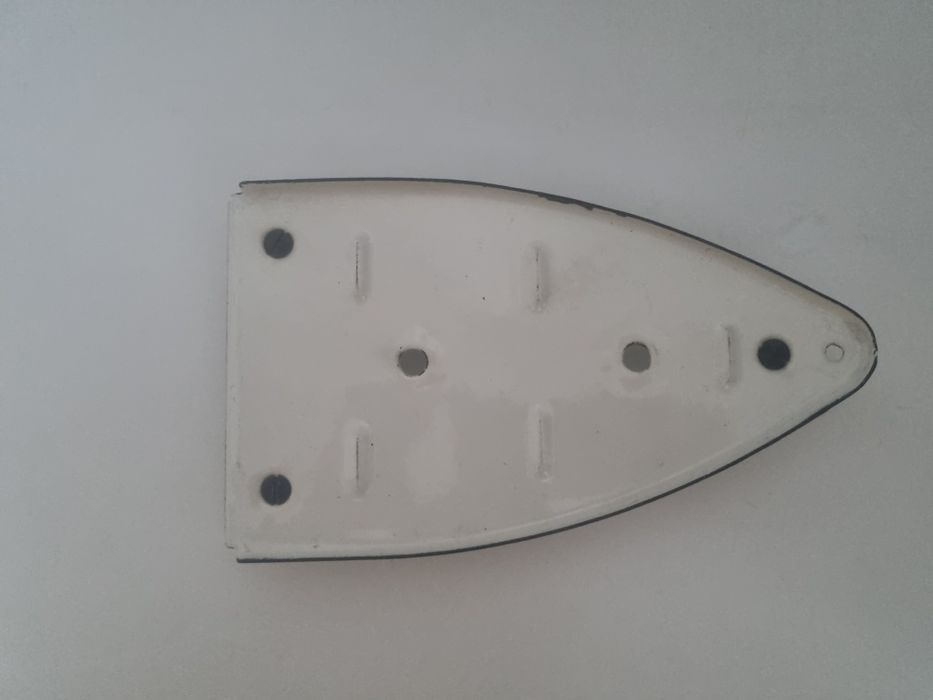 Продам подставку эмалированную под утюг