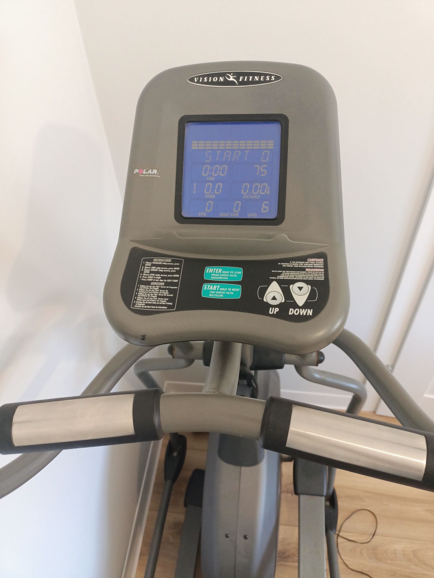 Bicicletă eliptică Vision Fitness X6100 – solidă, silențioasă,