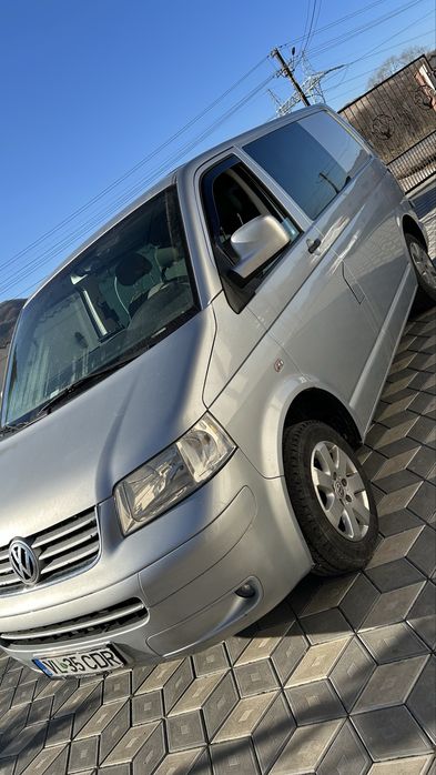 Volkswagen T5 autoutilitara