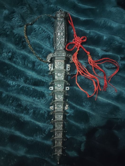 Сувенирный кортик