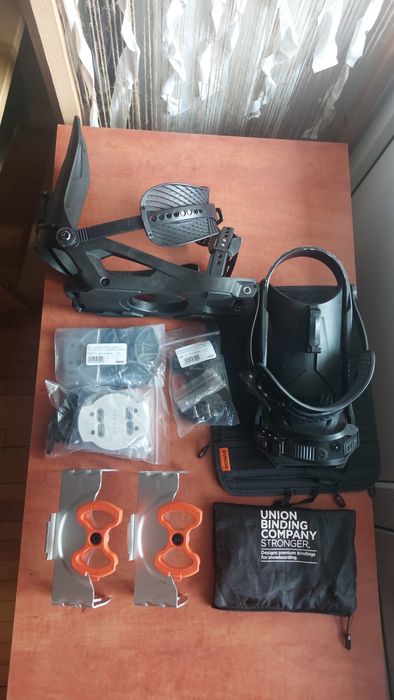 Legaturi splitboard & snowboard Union Charger Black L & Coral S