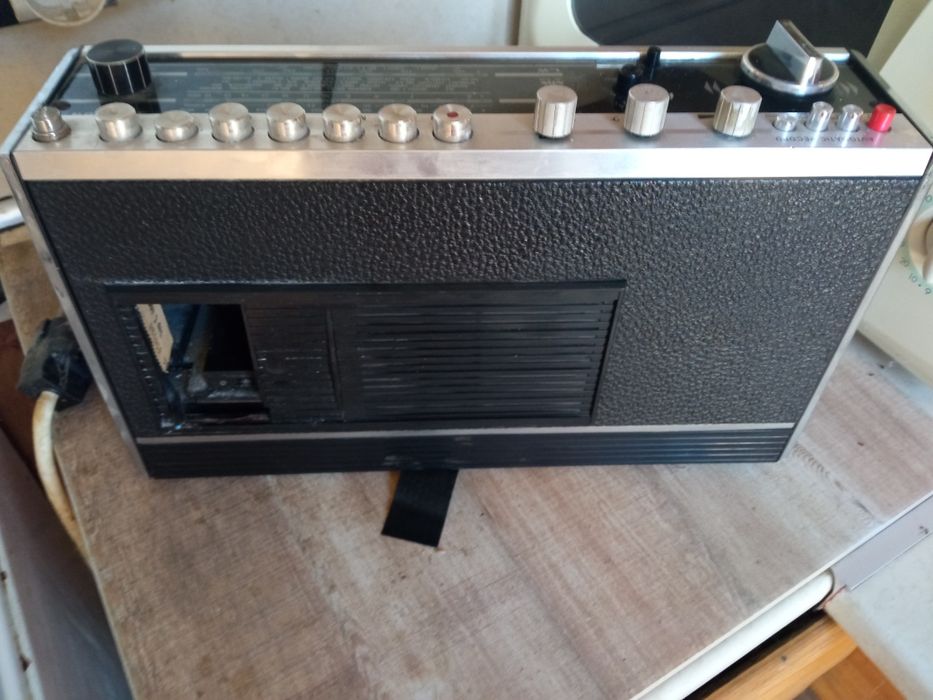 Стар радиокасетофон Grundig c 4000