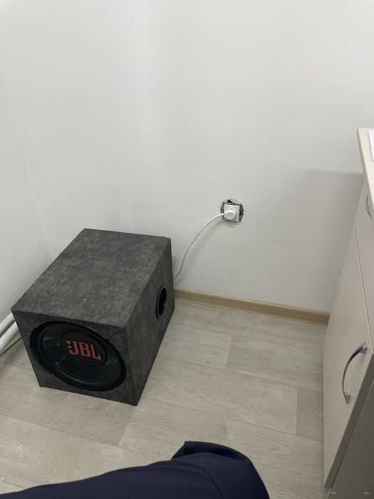 Сабвуфер бкфер в машину уселитель срочно