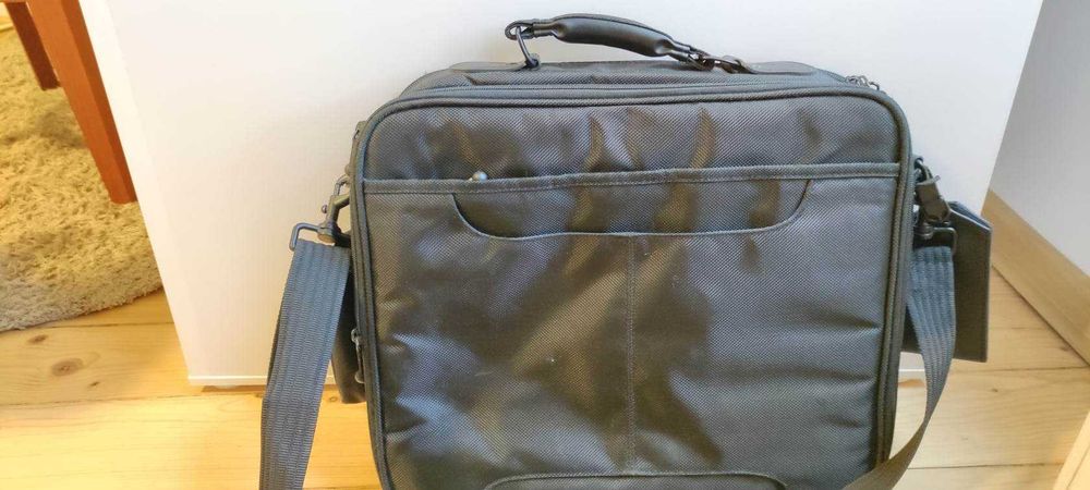 Бизнес чанта за лап топ IBM