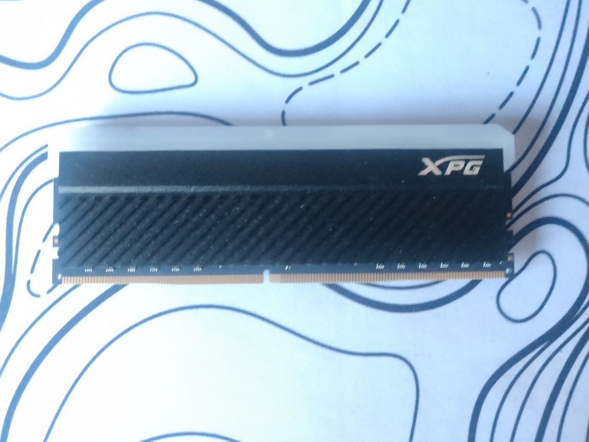 Продам оперативную память ADATA XPG Spectrix D45G AX4U36008G18I-CBKD45