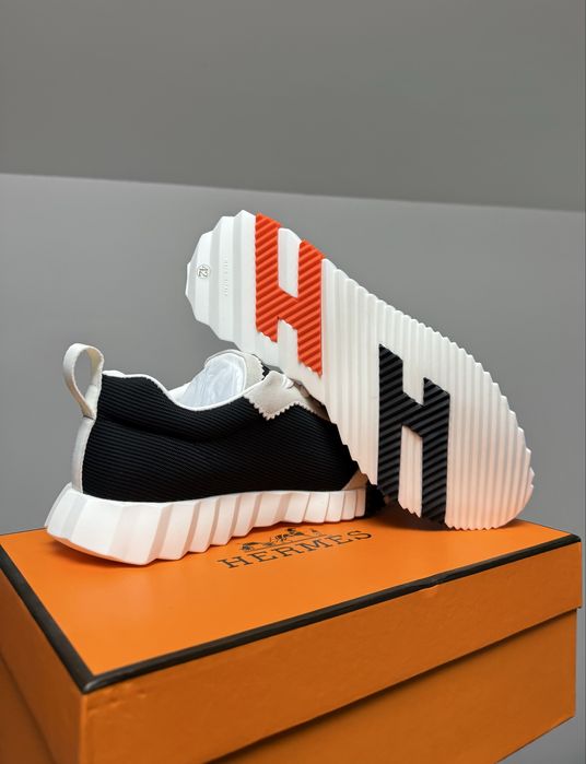 Hermes Bouncing Trainer