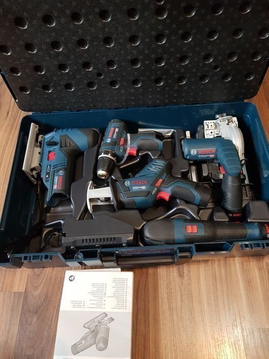 Set bosch 12 V  NOU