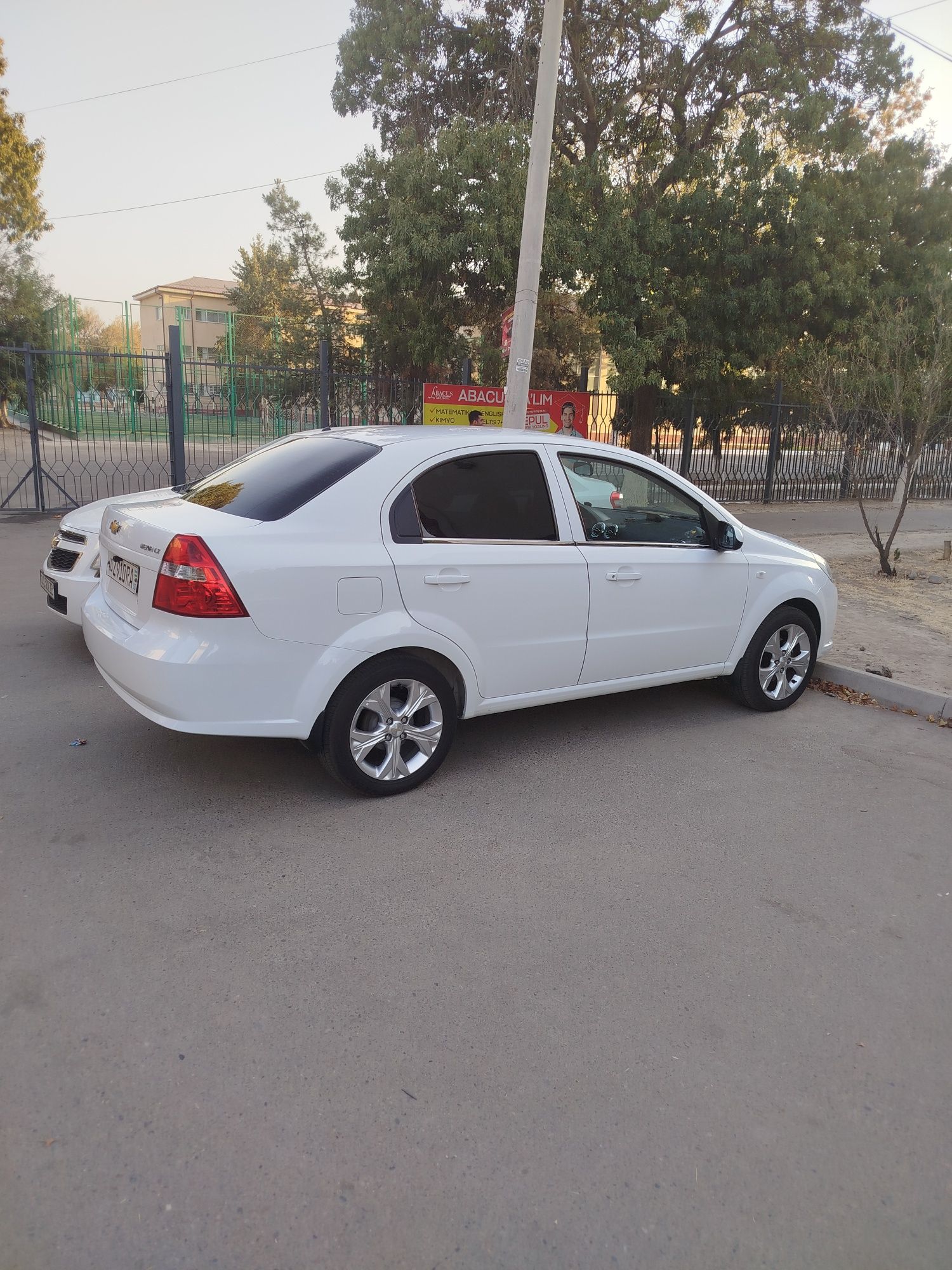 Nexia 3 2019 yil evro Metan gaz+1200$ navarot kraska toza
