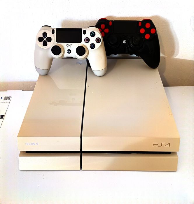 PS4/PlayStation 4 White 500GB HDD cu peste 20 jocuri instalate+2 Manet