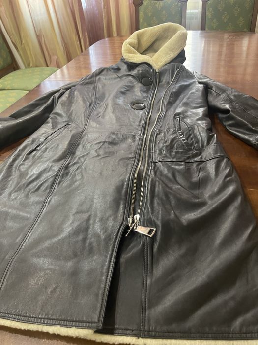 Куртка кожаная внутри натуральный мех с капюшоном