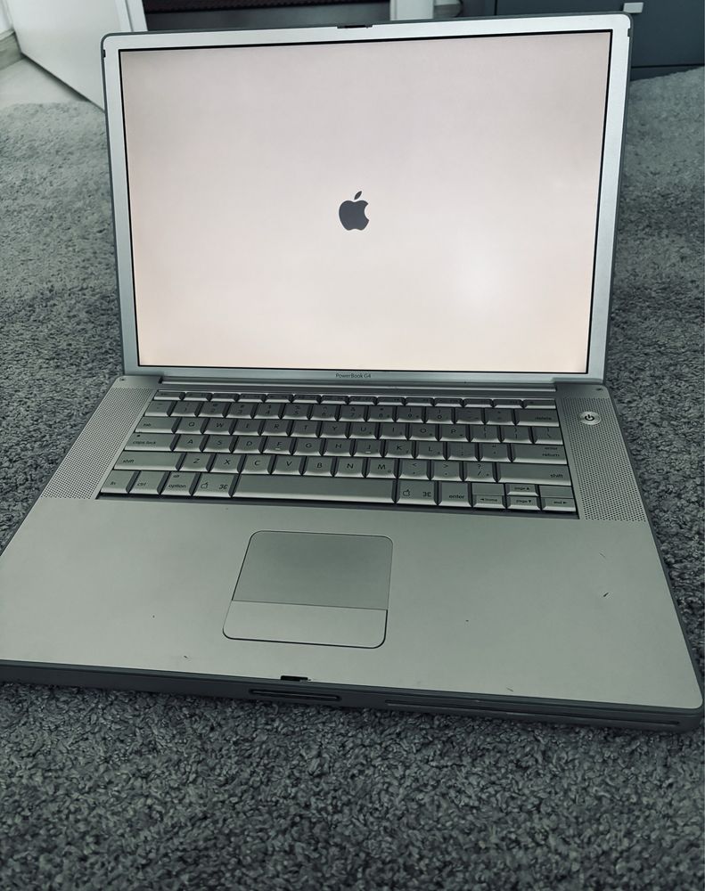 Apple PowerBook G4 functional cu incarcator