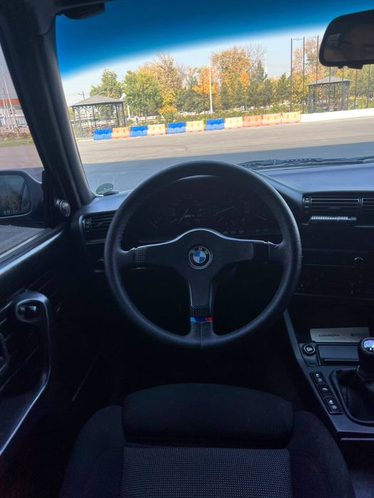 BMW E30 3-литровый