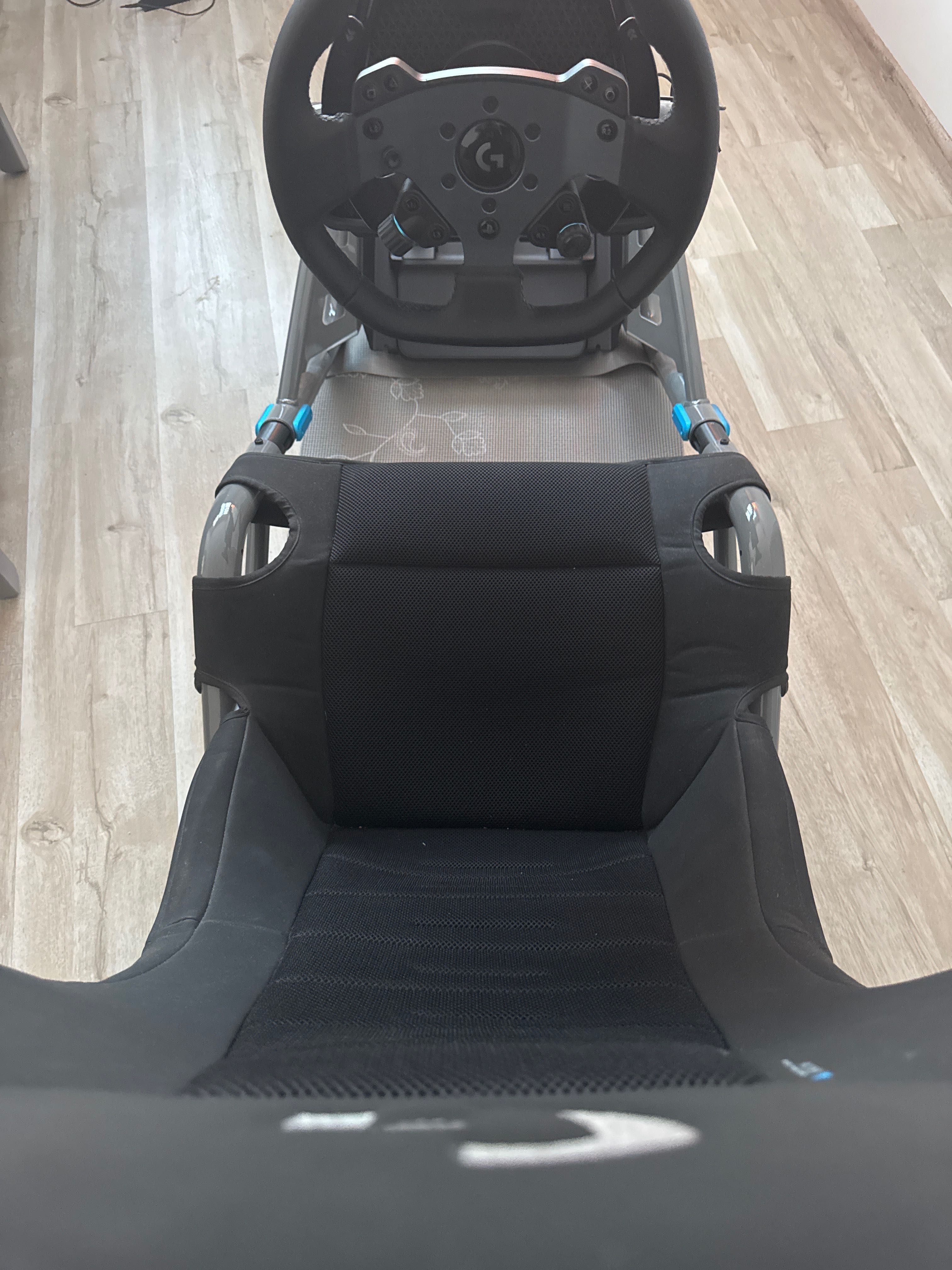 Продавам Simulator Logitech PRO Racing Wheel and Pedals
