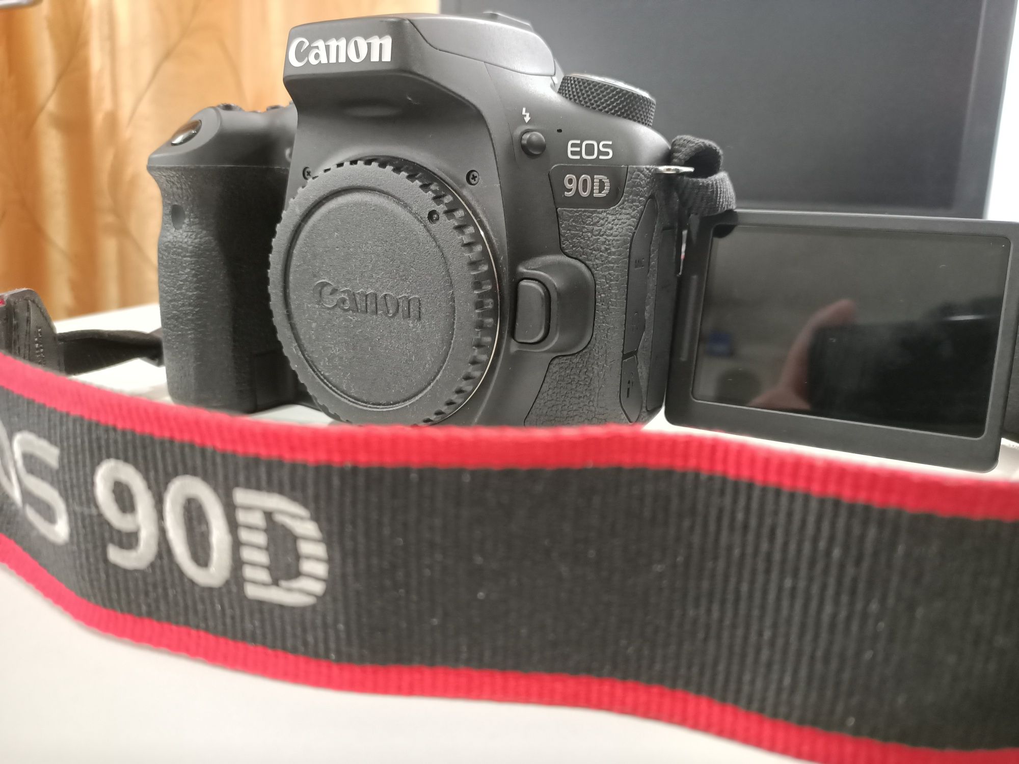 Canon EOS 90D 

Технические характеристики