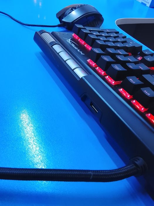 Премиальня игровая клавиатура HyperX Alloy Elite RGB