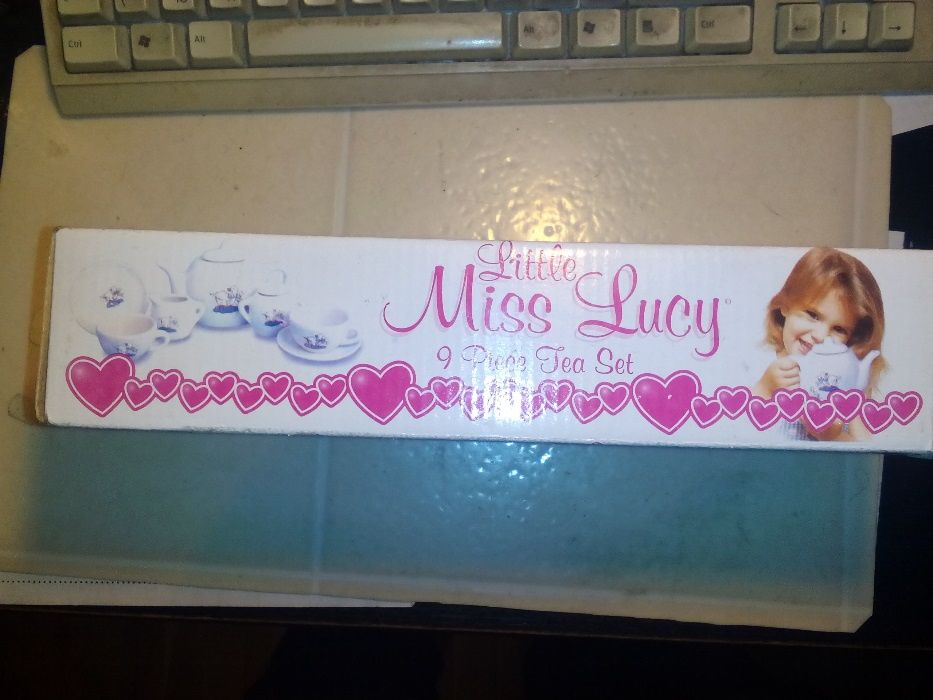 Продавам детска колекция чаен комплект Little Miss Lucy