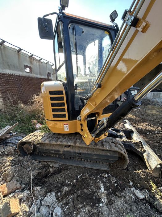 MiniExcavator caterpillar 302.7 cr an 2014